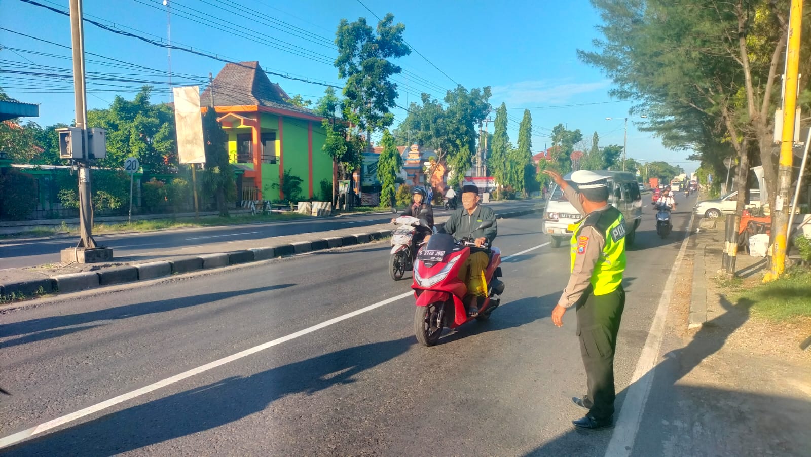 Kegiatan Commander Wish Pagi Polres Lamongan