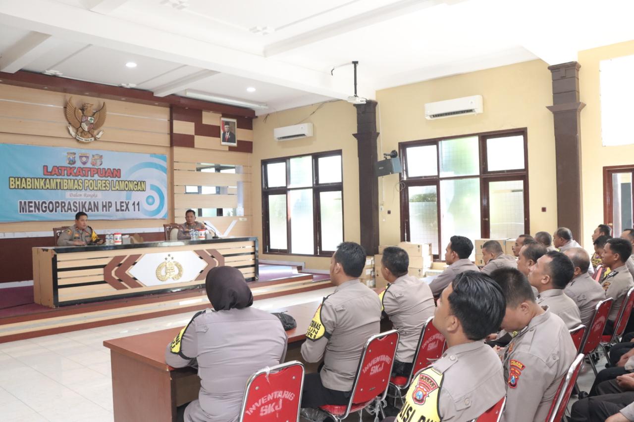 Polres Lamongan Gelar Pendistribusian dan Pelatihan Pengoperasian Siskom Bhabinkamtibmas