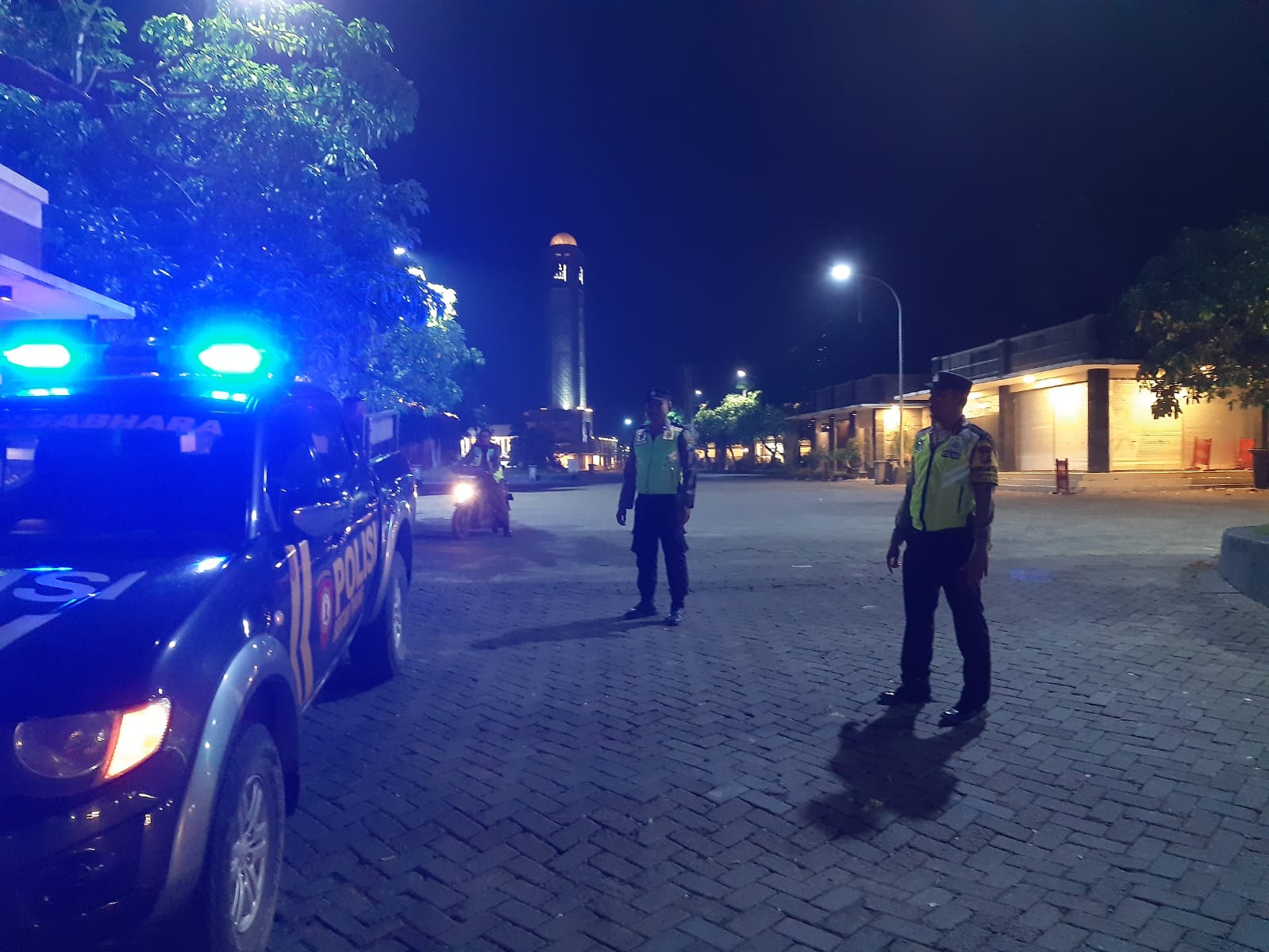 Polres Lamongan Jaga Kamtibmas Melalui Patroli Blue Light