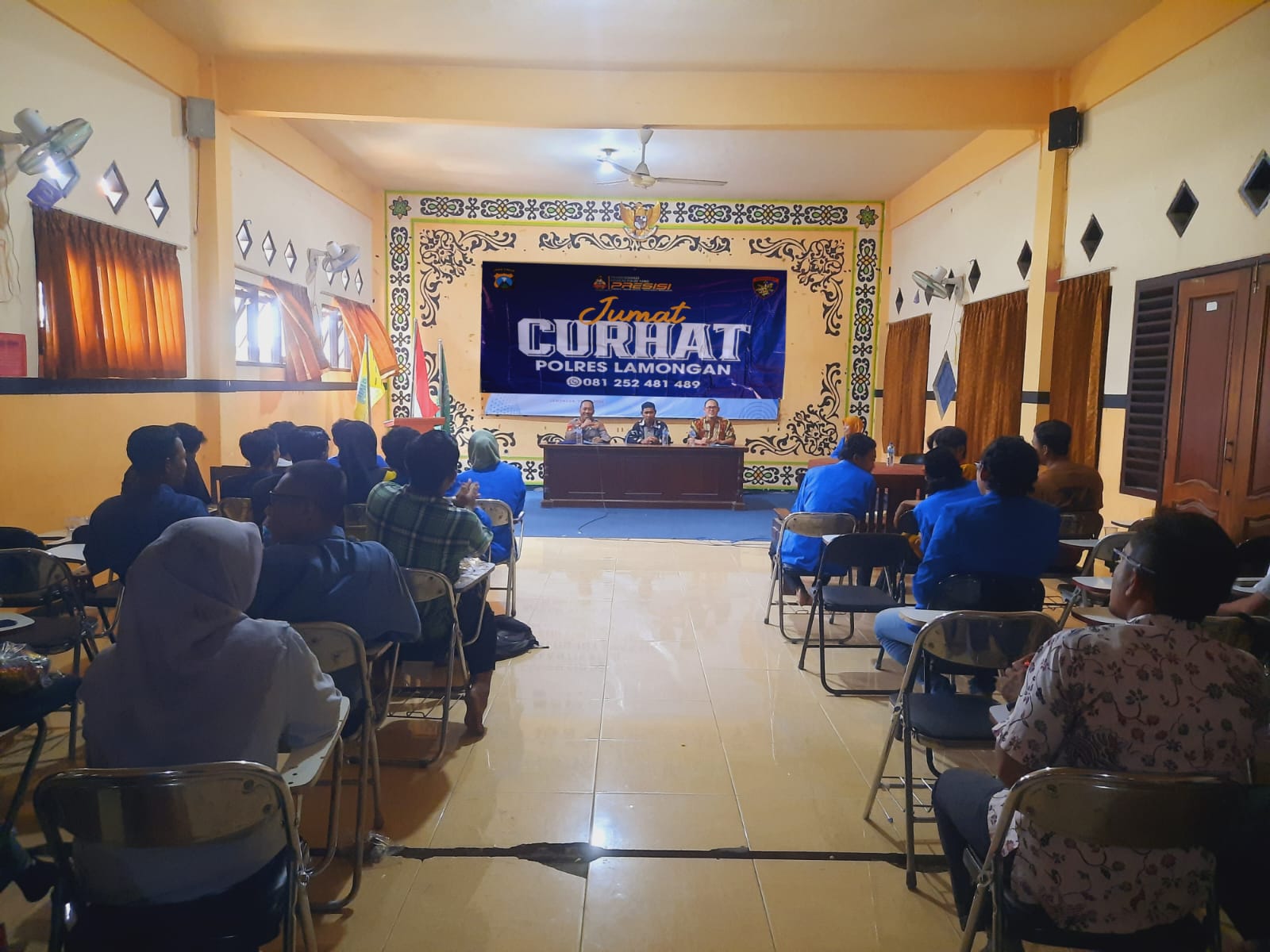 Kegiatan Jumat Curhat Presisi Bersama Polairud Res Lamongan dengan Masyarakat Nelayan