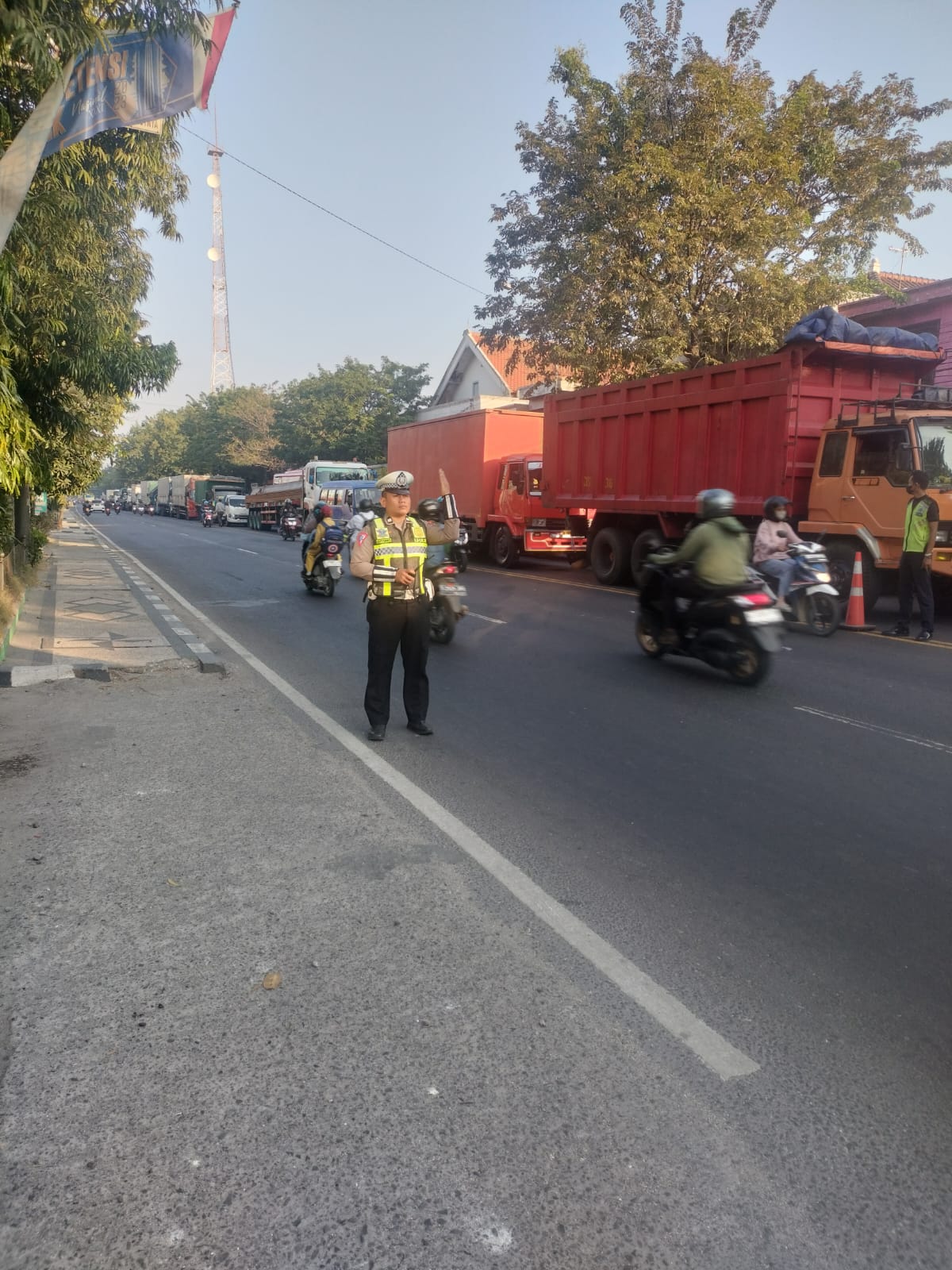 Commander Wish Pagi Polres Lamongan Ciptakan Kelancaran Arus Lalin