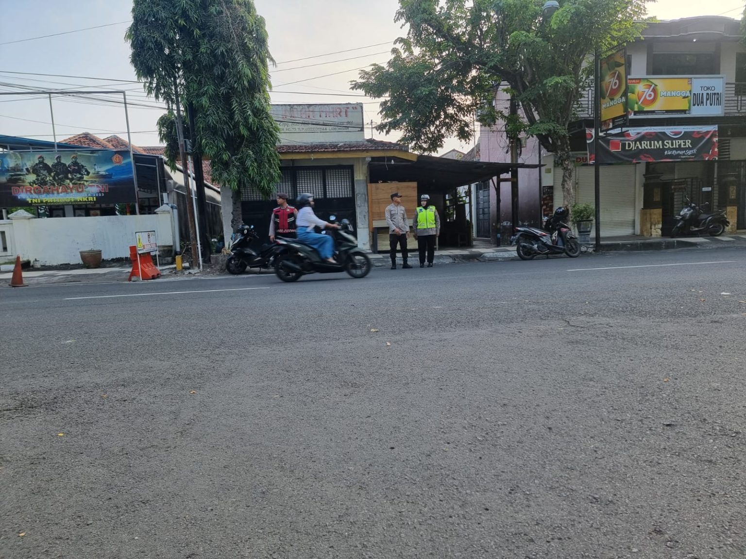 Personel Polres Lamongan Laksanakan Commander Wish Pagi