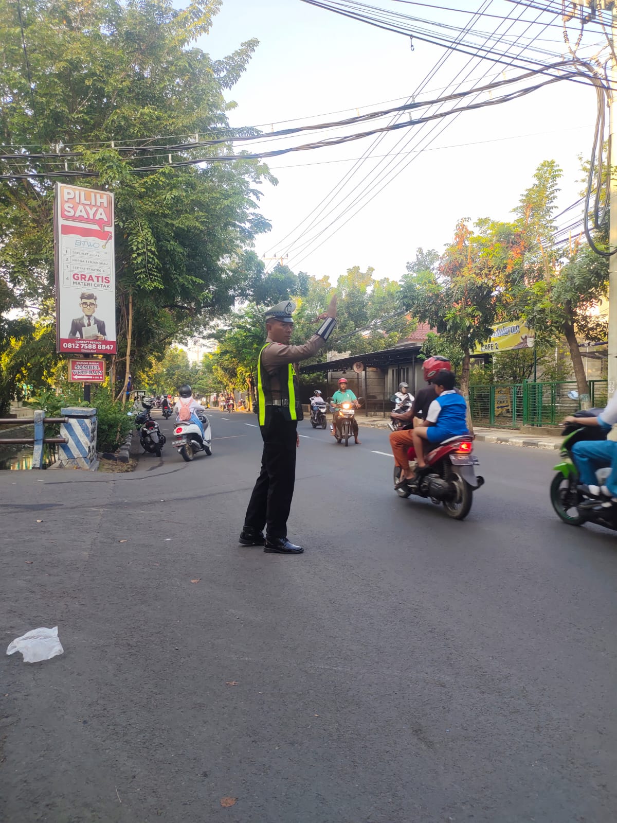 Anggota Polres Lamongan Laksanakan Commander Wish Pagi