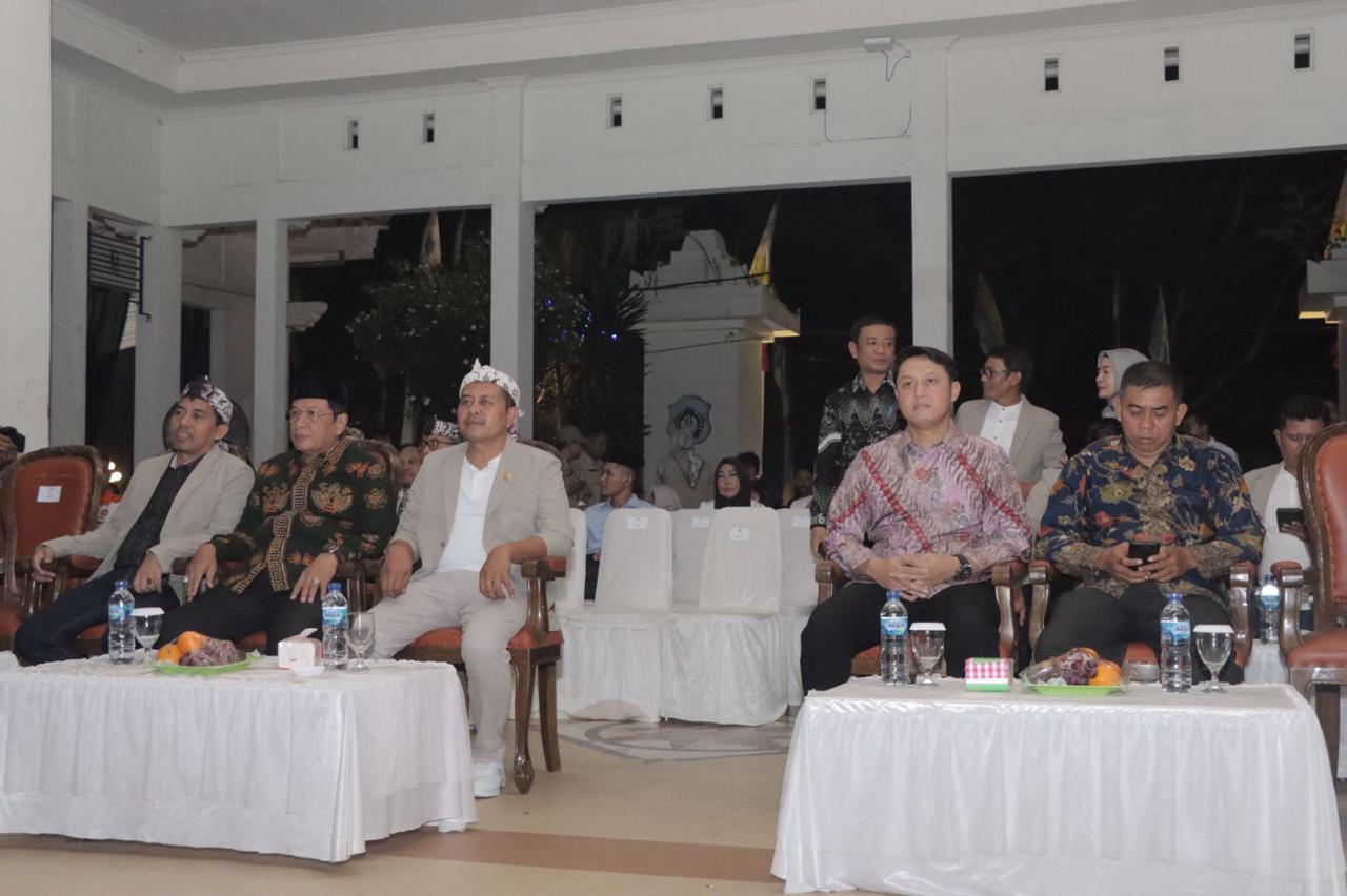 Kapolres Lamongan Hadiri Peluncuran Maskot dan Jingle Pemilihan Bupati dan Wakil Bupati Tahun 2024 “Sinergi Lamongan Menuju Gemilang Bersama”
