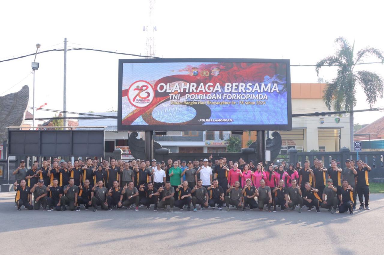 Olahraga Bersama TNI, Polri, dan Forkopimda di Mapolres Lamongan dalam Rangka Hari Bhayangkara Ke-78 Tahun 2024
