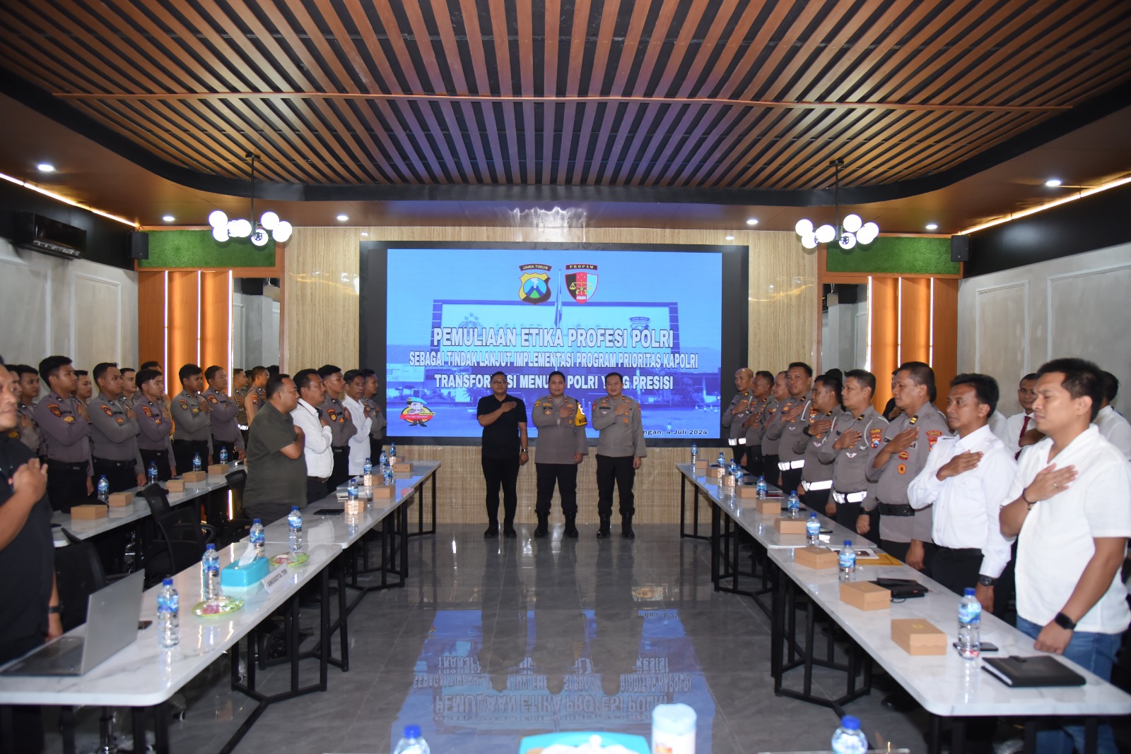 Polres Lamongan Gelar Sosialisasi Etika Profesi Polri Sebagai Tindak Lanjut Implementasi Program Prioritas Kapolri Tranformasi Menuju Polri Yang Presisi