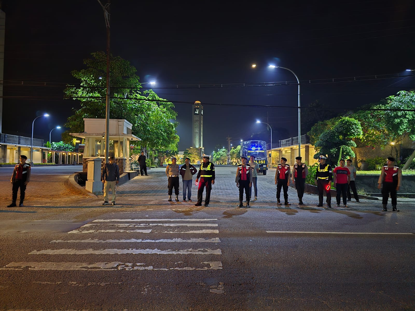 Anggota Polres Lamongan Lakukan Patroli Harkamtibmas