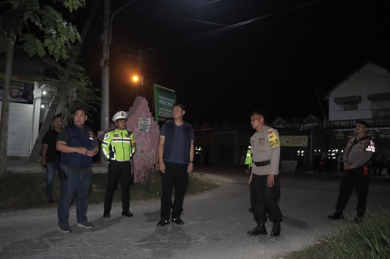 Polres Lamongan Laksanakan Penyekatan di Perbatasan Kabupaten Lamongan, Bojonegoro dan Gresik dalam Rangka Pengesahan Warga Baru PSHT Cabang Gresik