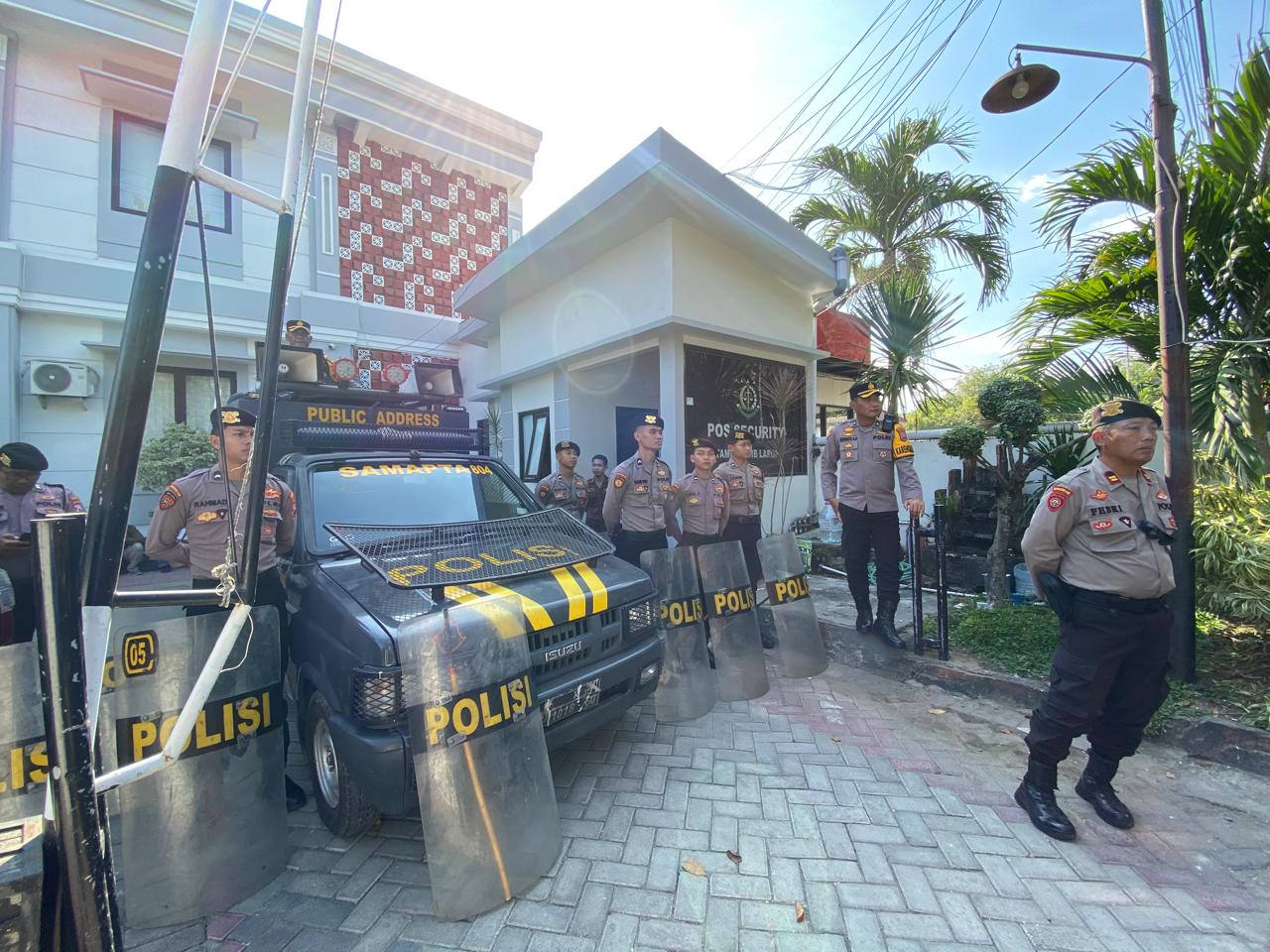 Polres Lamongan Amankan Aksi Damai Penyampaian Pendapat Dimuka Umum Terkait Kasus Korupsi oleh FORLAK
