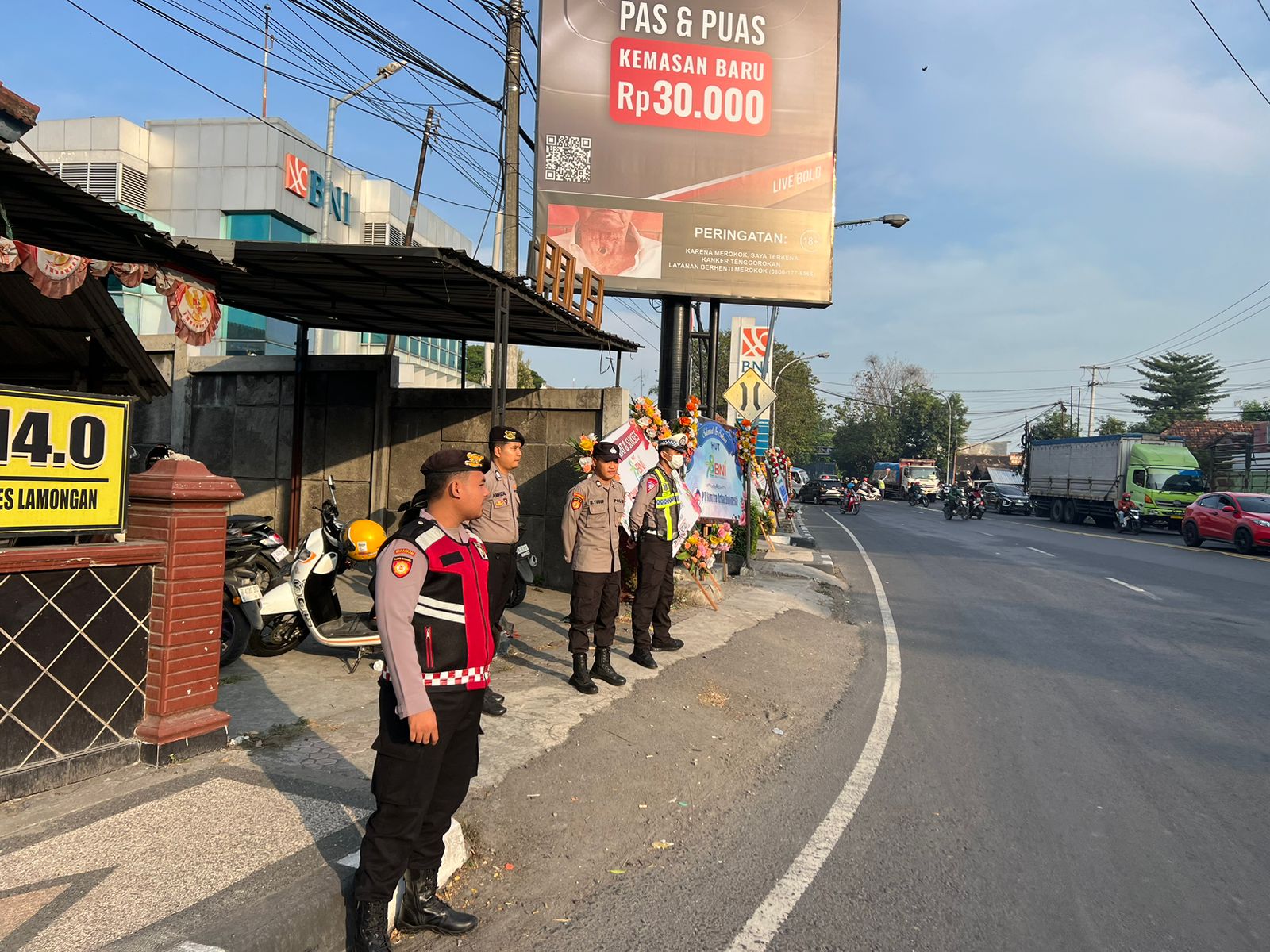 Pastikan Kelancaran Arus Lalu Lintas, Personel Polres Lamongan Laksanakan Commander Wish