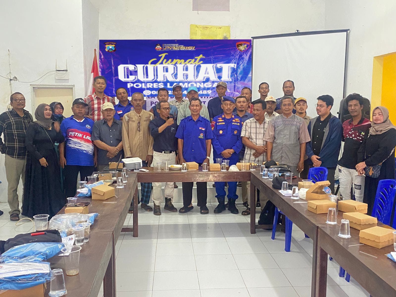 Polres Lamongan Laksanakan Kegiatan Jumat Curhat Presisi Bersama Nelayan