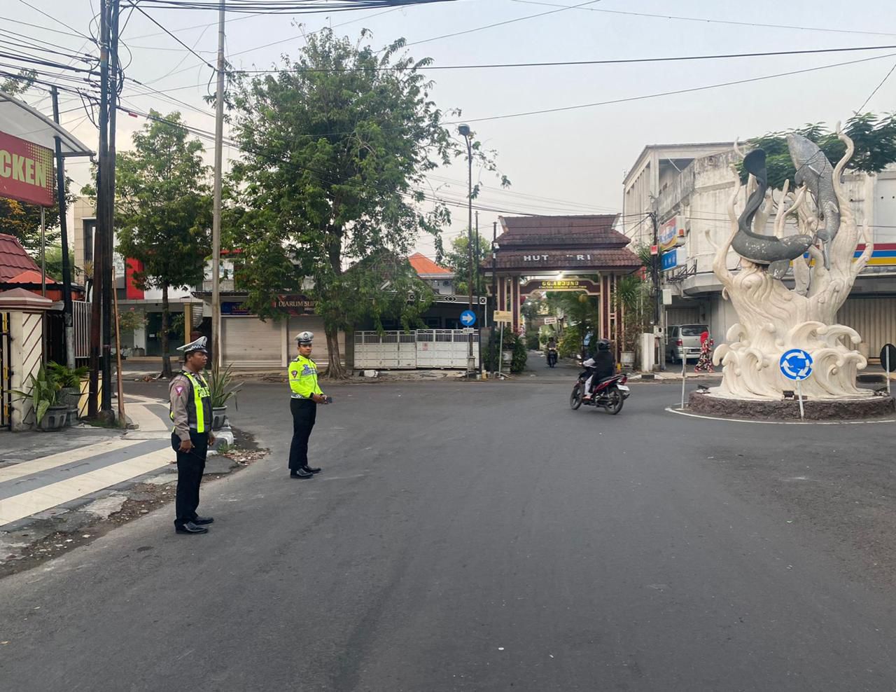 Personel Polres Lamongan Laksanakan Pengamanan Minggu Ceria
