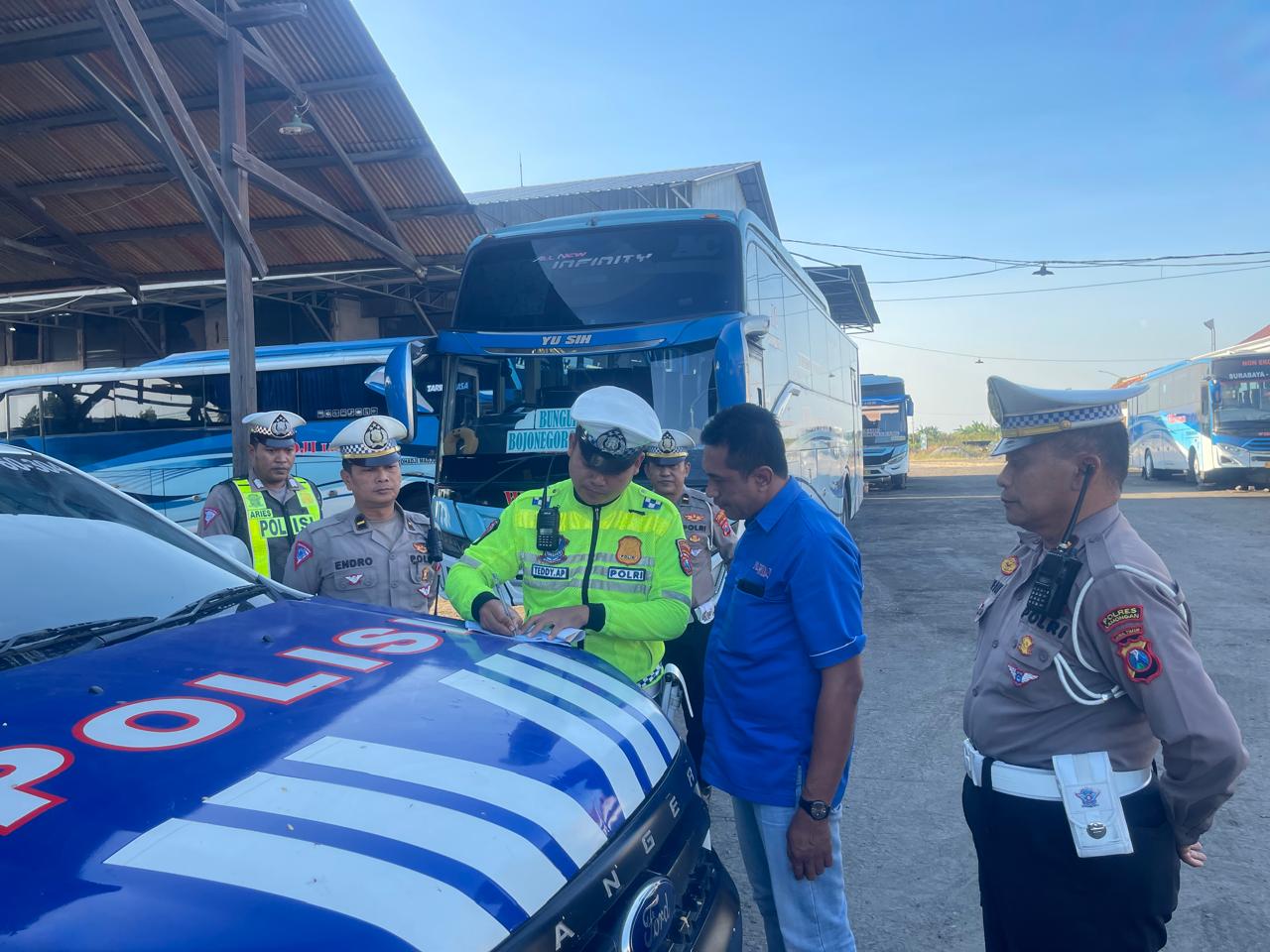 Satlantas Polres Lamongan Tindak Tegas Sopir Bus Lawan Arus Yang Viral Di Medsos