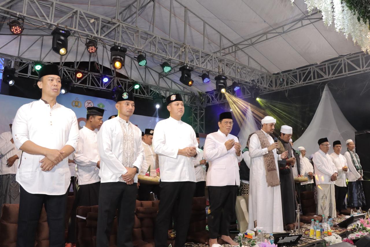 Polres Lamongan Gelar Sholawatan “Lamongan Bersholawat” Dalam Rangka Hari Bhayangkara ke-78 Tahun 2024