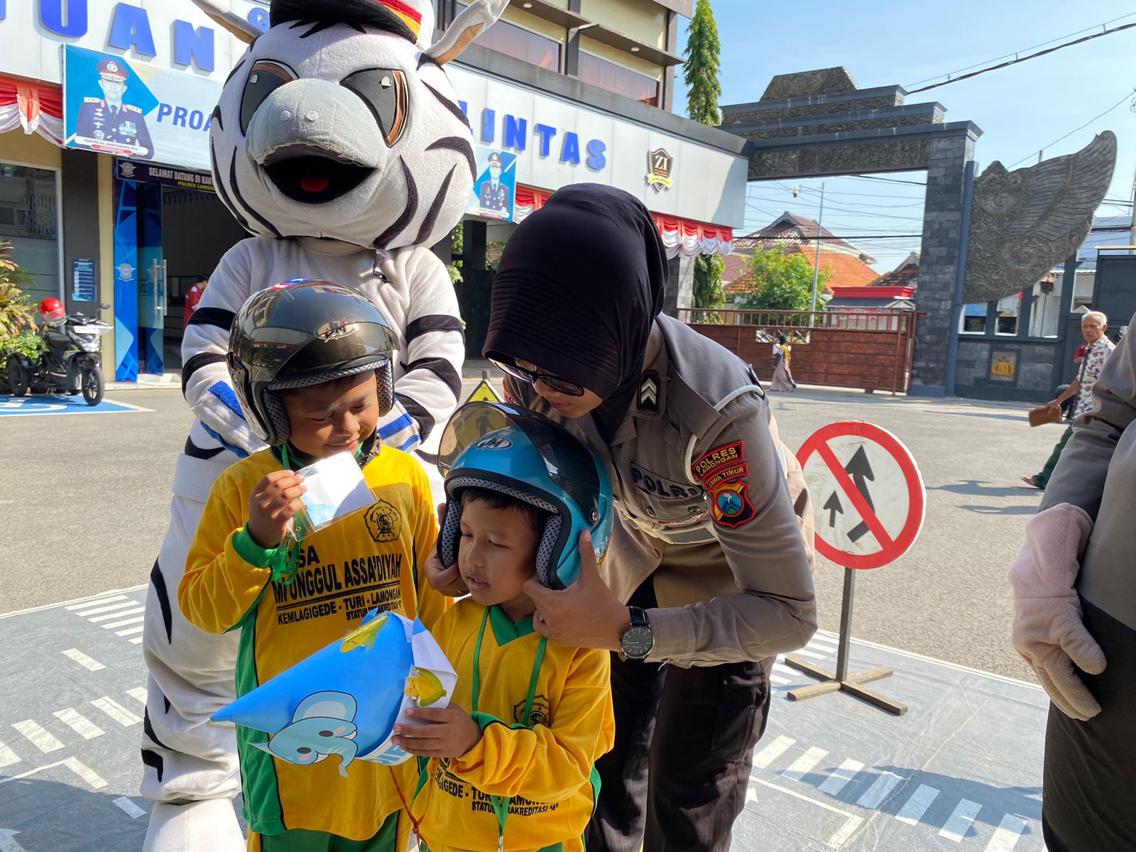 Polisi Sahabat Anak, Unit Kamsel Satlantas Polres Lamongan Edukasi Anak Sejak Dini