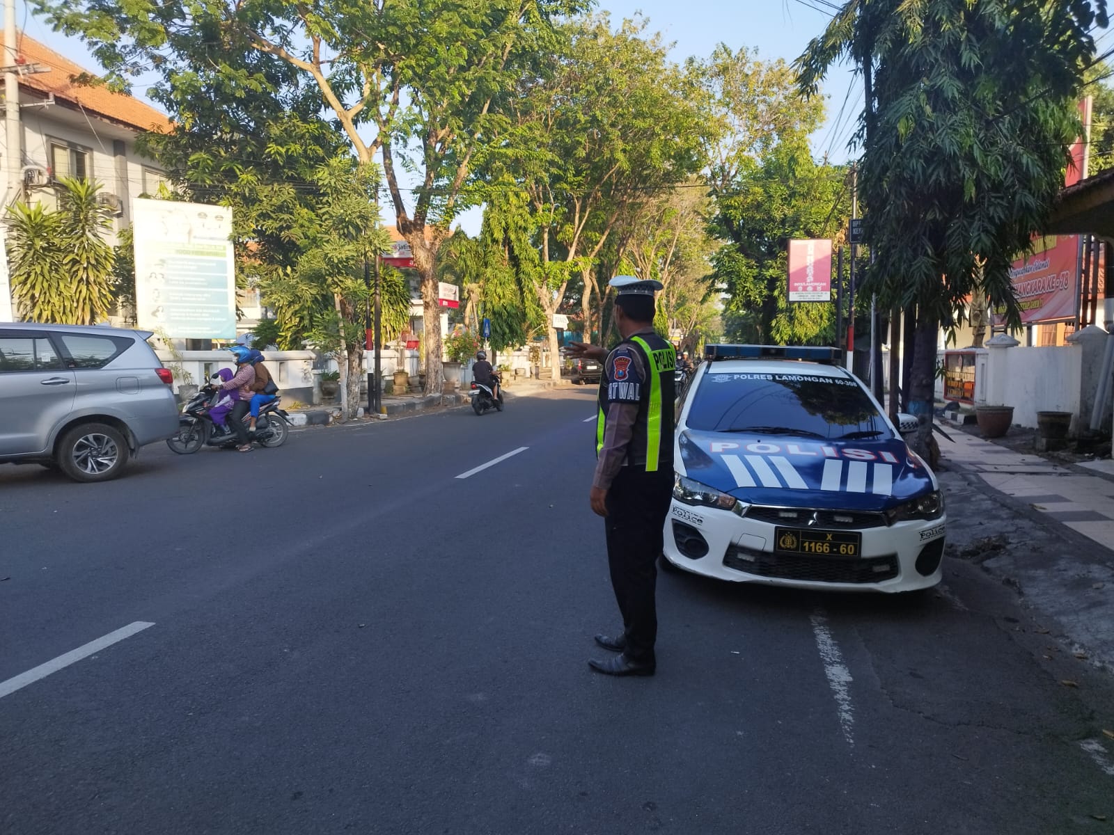 Anggota Polres Lamongan Laksanakan Kegiatan Commander Wish Pagi