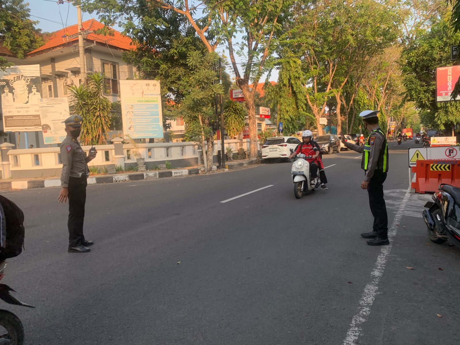 Personel Polres Lamongan Lakukan Commander Wish Pagi