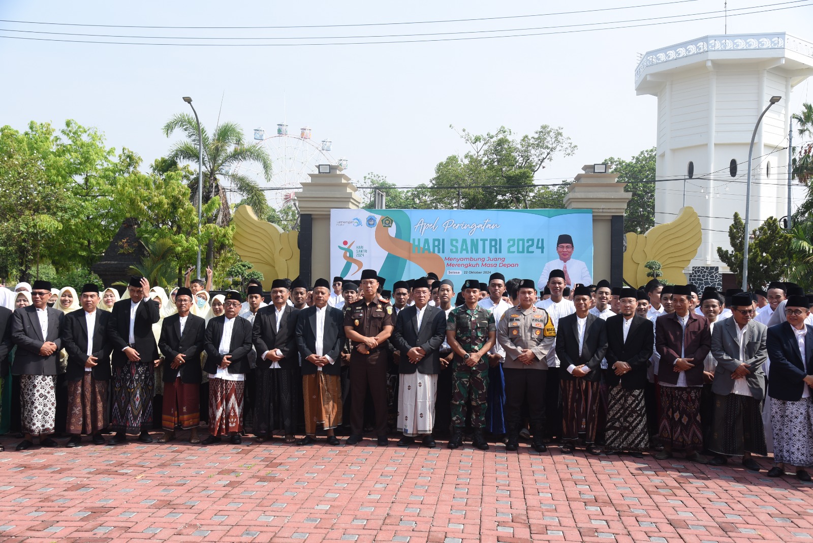 Wakapolres Lamongan Hadiri Apel Peringatan Hari Santri Tahun 2024 di Kantor Pemda Lamongan