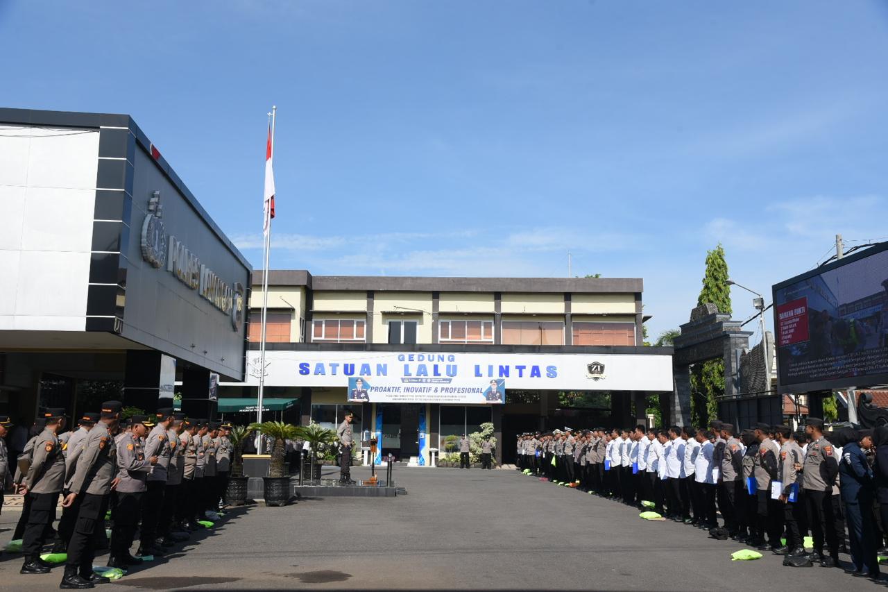 Kapolres Lamongan Pimpin Apel Pagi: Tekankan Kesiapsiagaan dan Dukungan Program Nasional