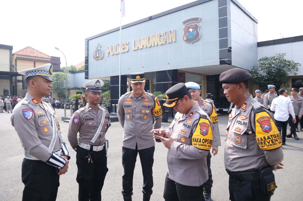Kapolres Lamongan Sidak Hp Seluruh Anggota Dan Pastikan Tidak Terlibat Judi Online