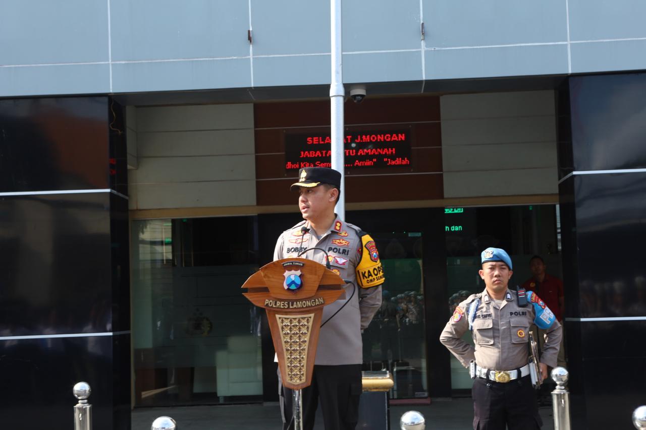 Kapolres Lamongan Pimpin Apel Pagi, Tekankan Pentingnya Kesiapan dan Disiplin Anggota Polri