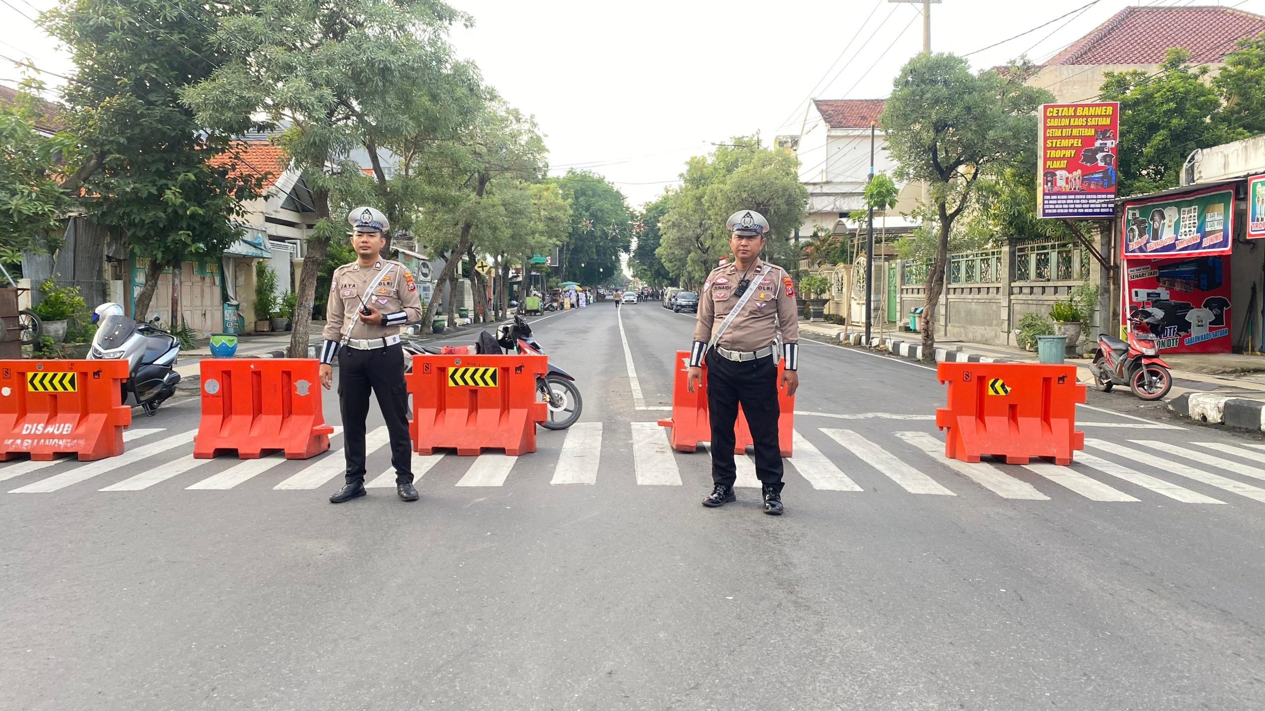 Anggota Polres Lamongan Laksanakan Pengamanan Kegiatan Mince