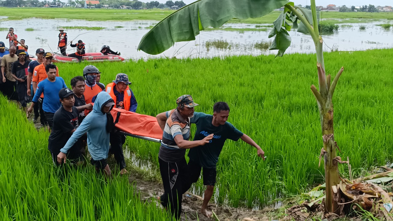 Tim SAR Gabungan Polres Lamongan Berhasil Temukan dan Evakuasi Jenazah Korban Tenggelam di Waduk Jotosanur