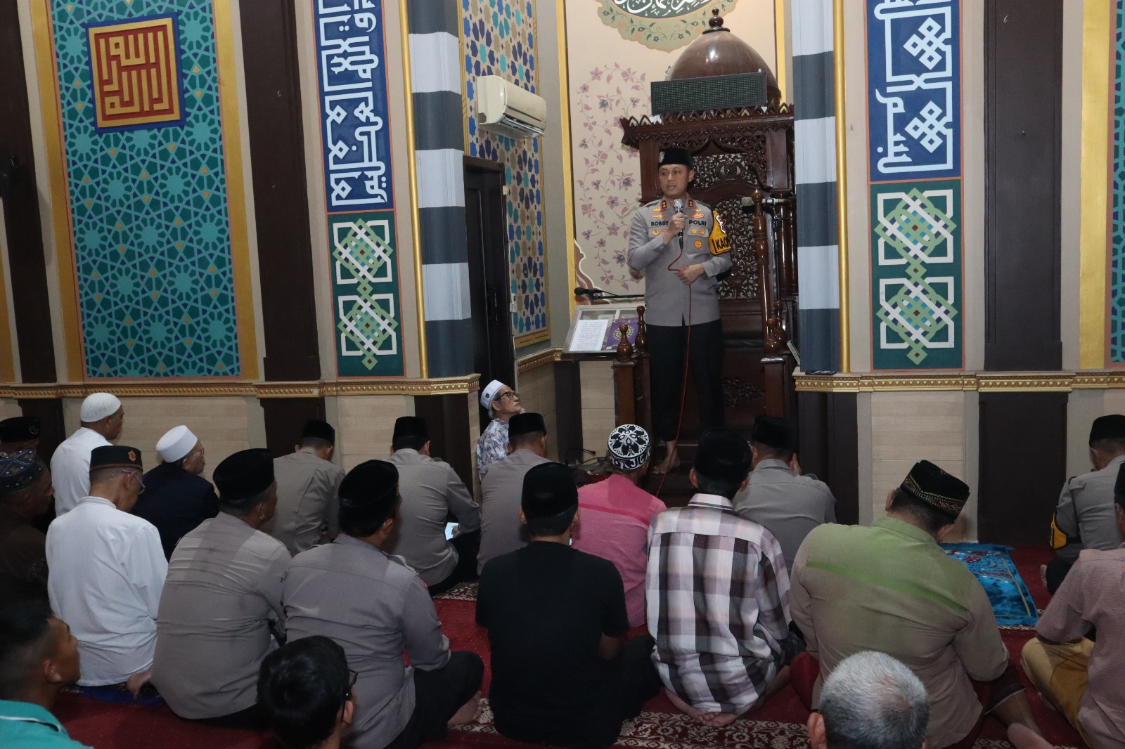 Kapolres Lamongan Safari Subuh di Masjid Al Busra, Ajak Jamaah Antisipasi Kriminalitas Jelang Idulfitri