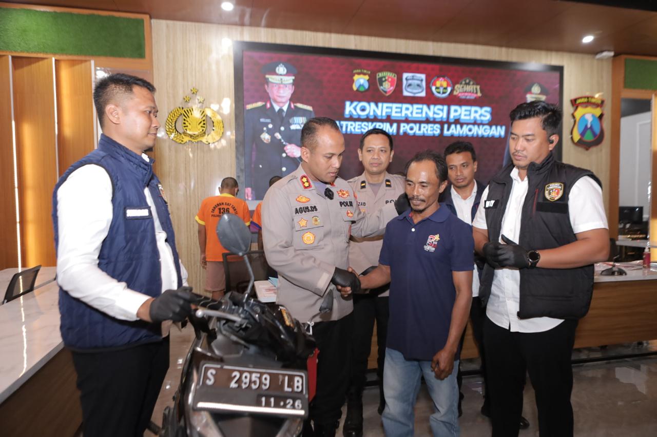 Kapolres Lamongan Serahkan Kembali Motor Korban yang Nyaris Dicuri