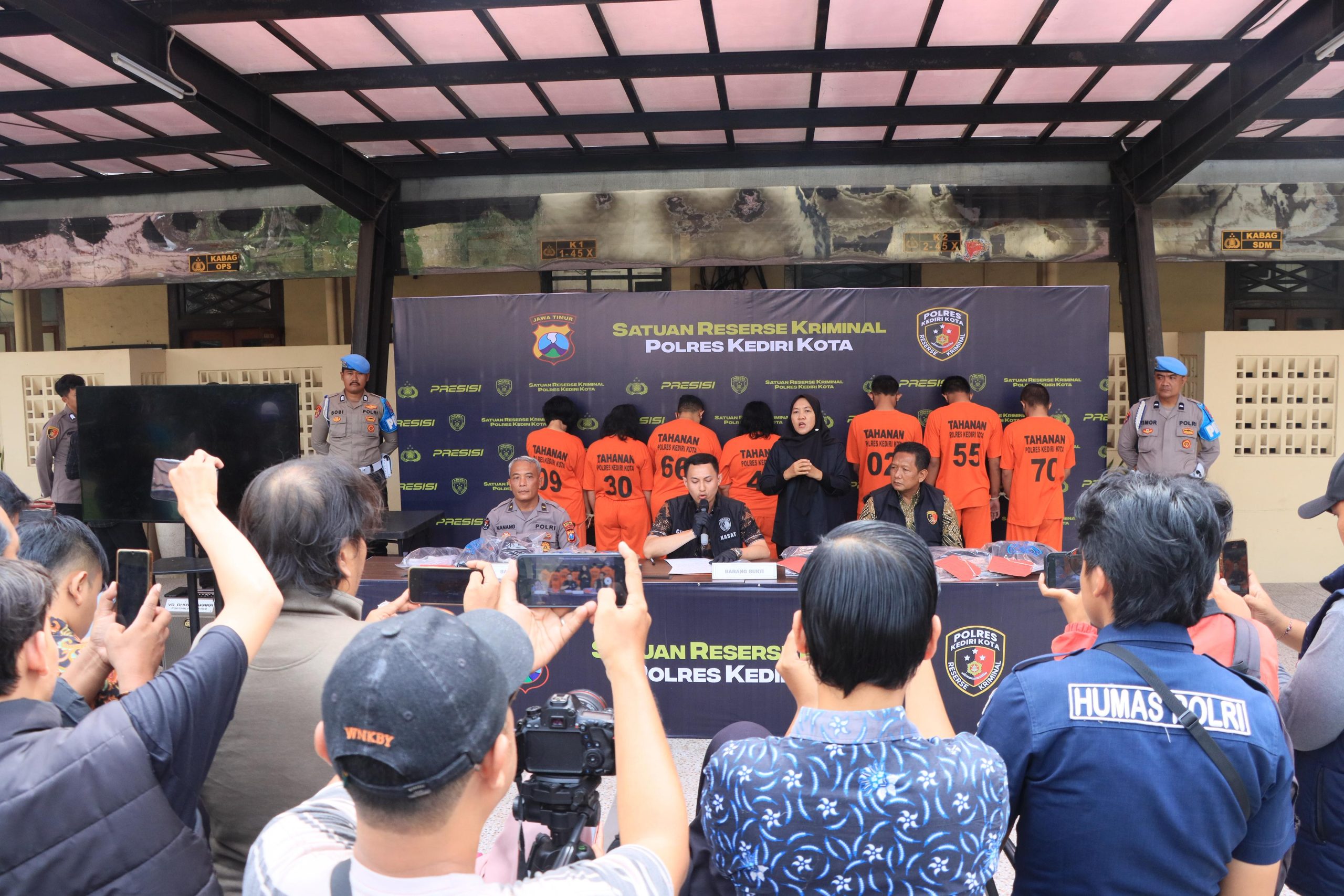 Polres Kediri Kota Berhasil Amankan 4 Wanita Komplotan Pencurian Lintas Provinsi yang Videonya Viral