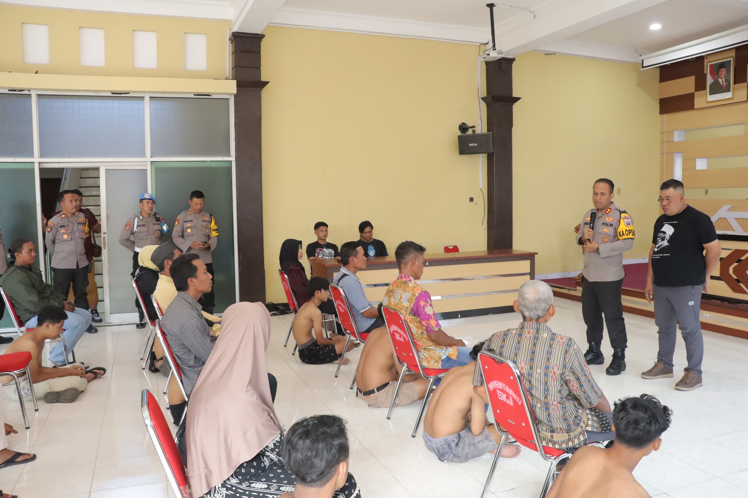 Kapolres Lamongan Laksanakan Pembinaan terhadap Pemuda yang Terlibat Konvoi Meresahkan