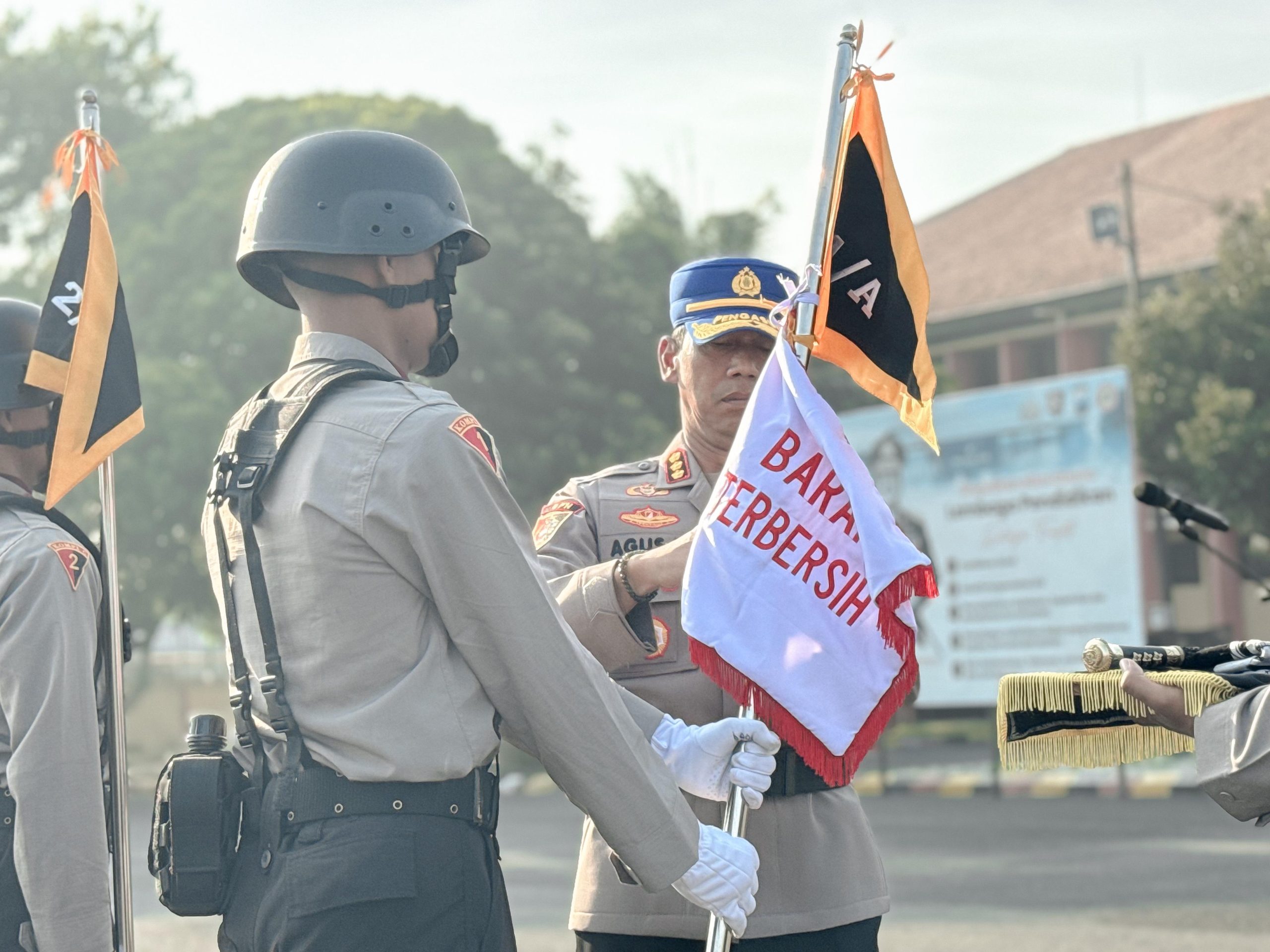 Jumbai Kebersihan Barak Upaya SPN Polda Jatim Tanamkan Disiplin dan Tanggung Jawab Siswa Diktuba Polri