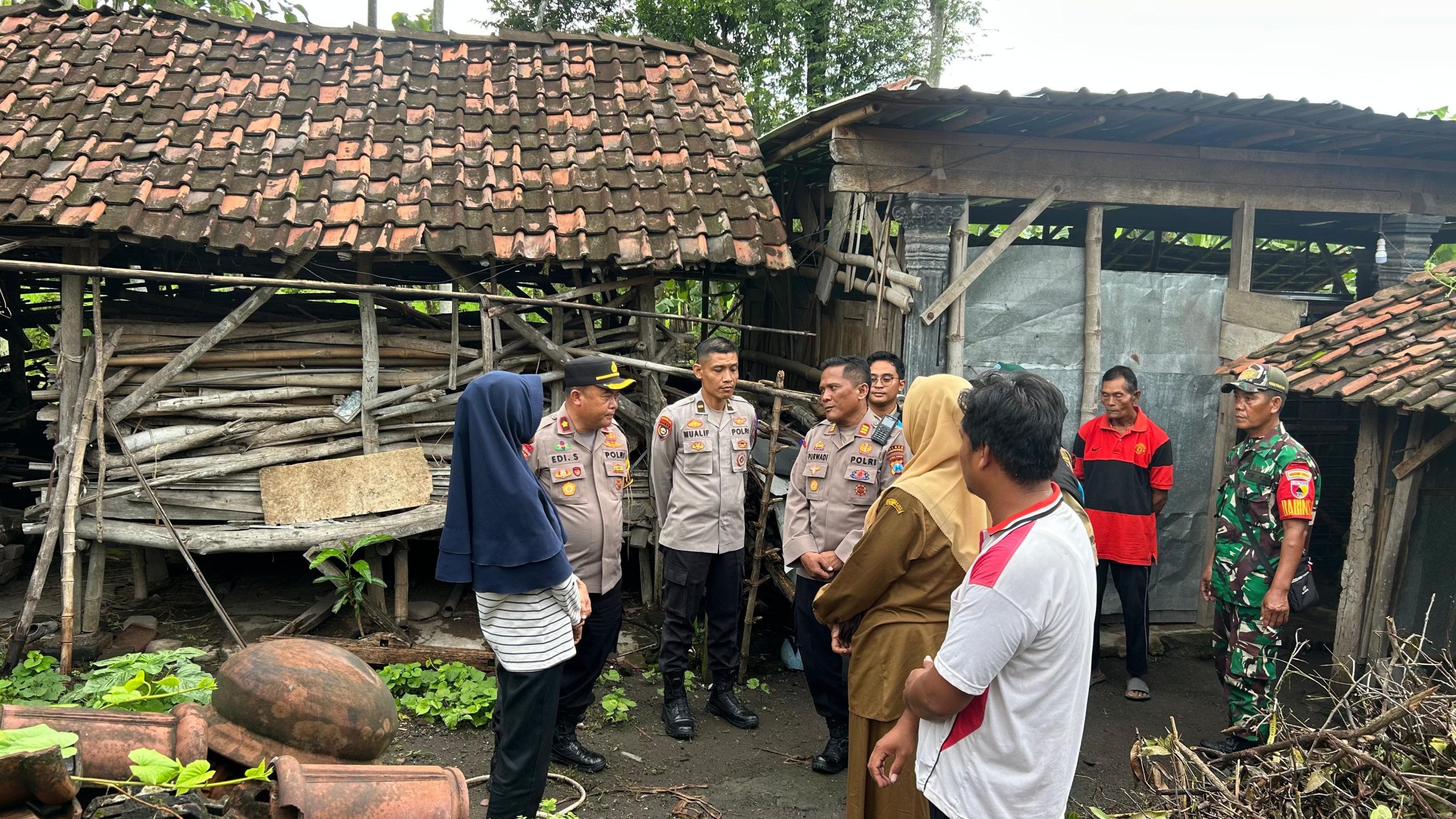 Akhiri Praktik Pasung, Polres Ponorogo Evakuasi ODGJ dan Kirim ke RSJ